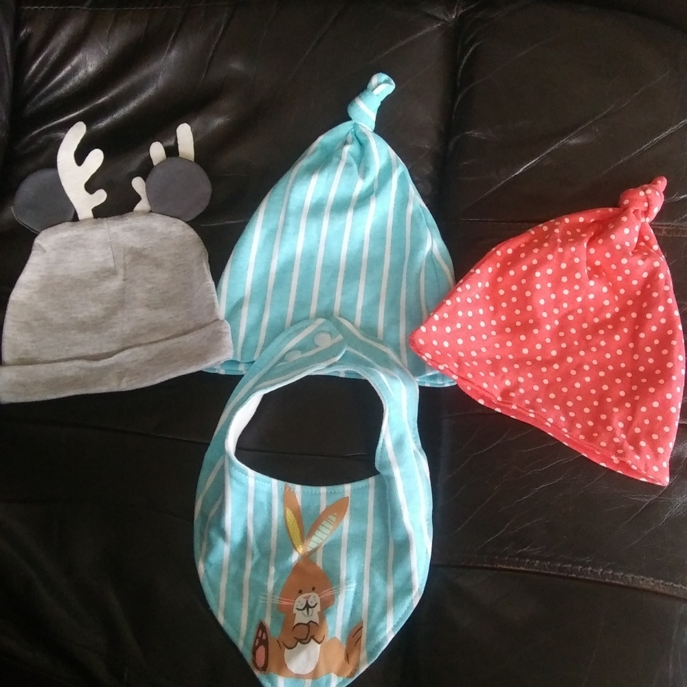 Newborn hats with bib